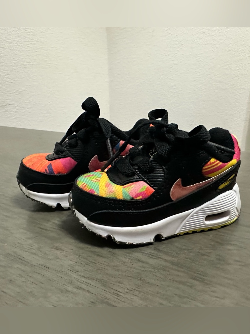 Nike Air Max 90 Familia size 3c